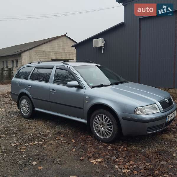 Универсал Skoda Octavia 2001 в Гадяче