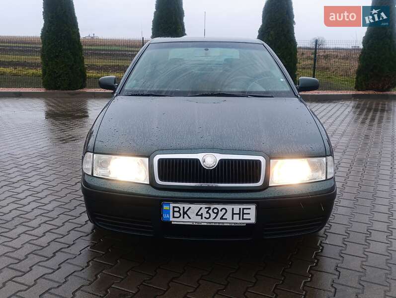 Ліфтбек Skoda Octavia 2006 в Рівному