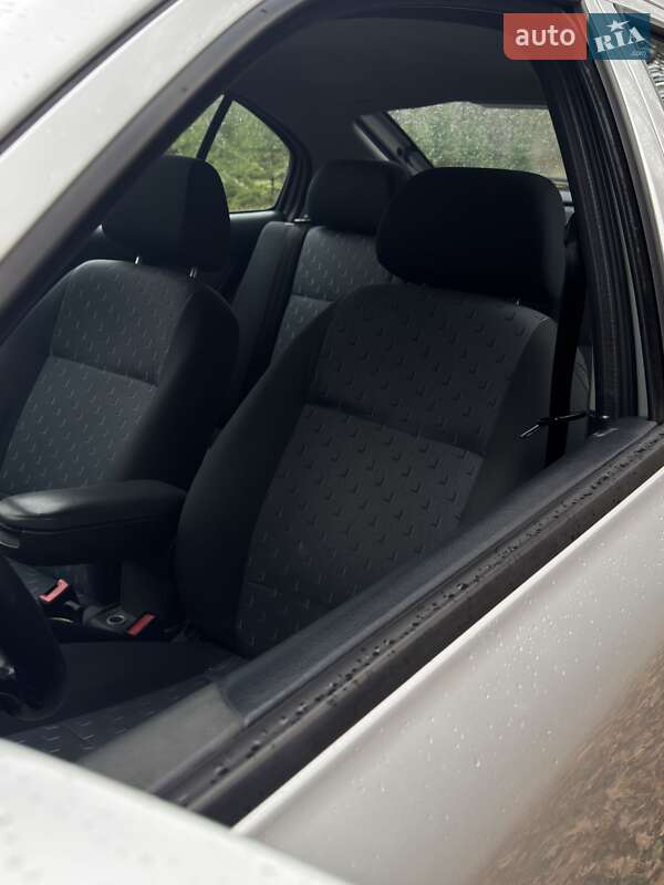 Лифтбек Skoda Octavia 2002 в Онуфриевке