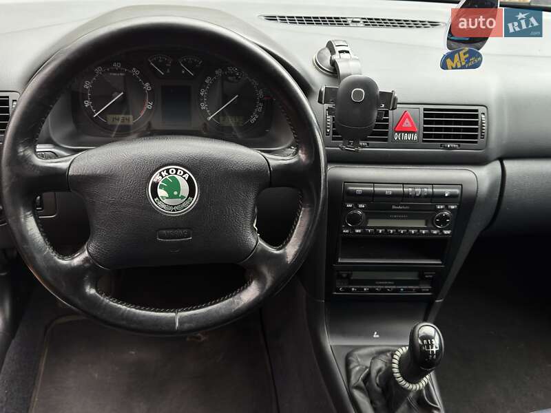Лифтбек Skoda Octavia 2002 в Онуфриевке