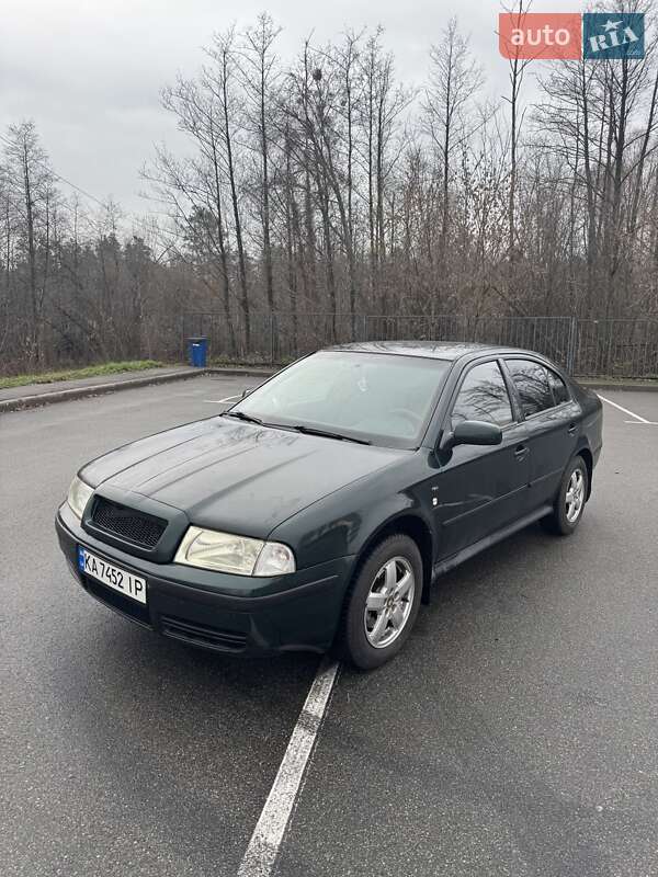 Лифтбек Skoda Octavia 2004 в Буче