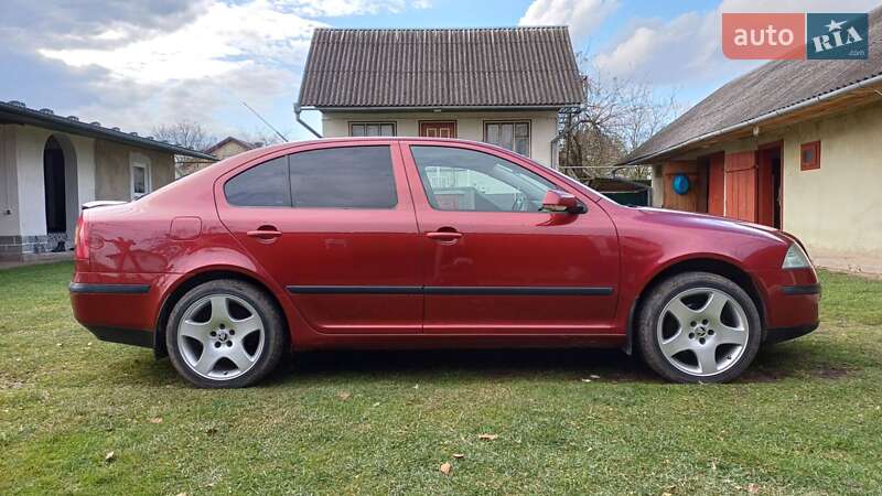 Лифтбек Skoda Octavia 2007 в Буске