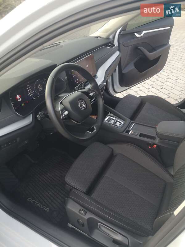 Лифтбек Skoda Octavia 2023 в Кривом Роге