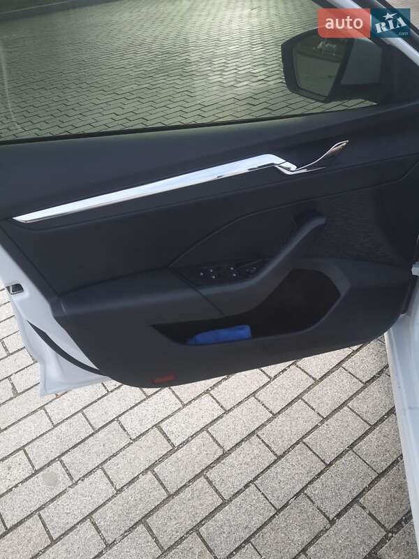 Лифтбек Skoda Octavia 2023 в Кривом Роге