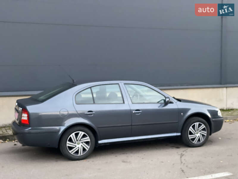 Лифтбек Skoda Octavia 2009 в Киеве