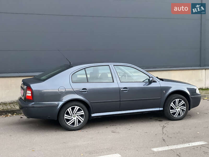 Лифтбек Skoda Octavia 2009 в Киеве