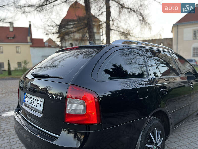 Универсал Skoda Octavia 2010 в Жовкве