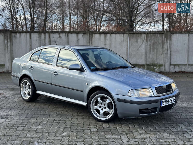 Лифтбек Skoda Octavia 2004 в Сарнах