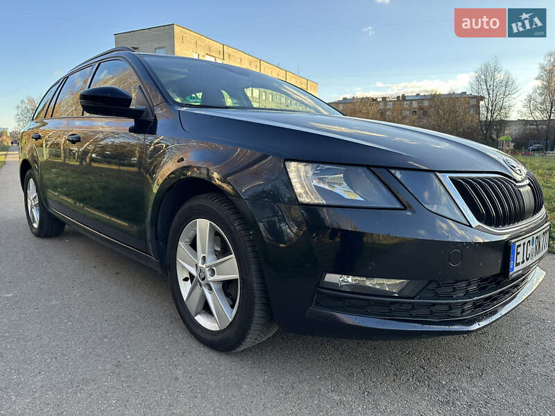 Универсал Skoda Octavia 2017 в Стрые