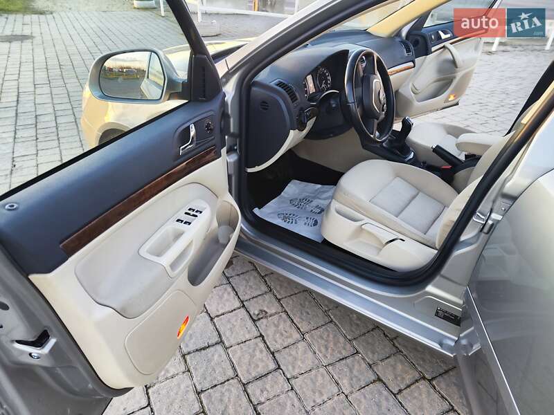 Универсал Skoda Octavia 2012 в Львове