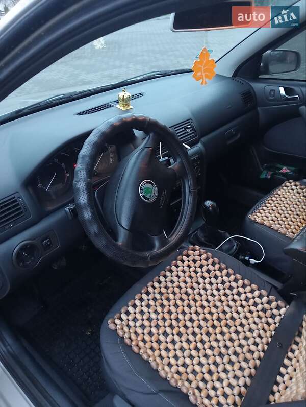 Лифтбек Skoda Octavia 2004 в Гусятине