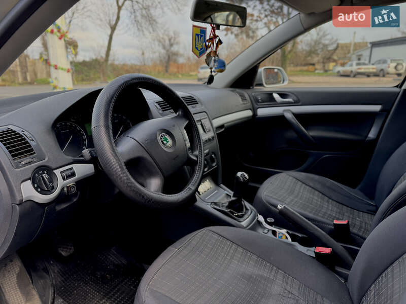 Лифтбек Skoda Octavia 2007 в Новом Буге