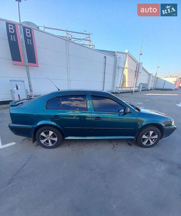Лифтбек Skoda Octavia 1999 в Киеве