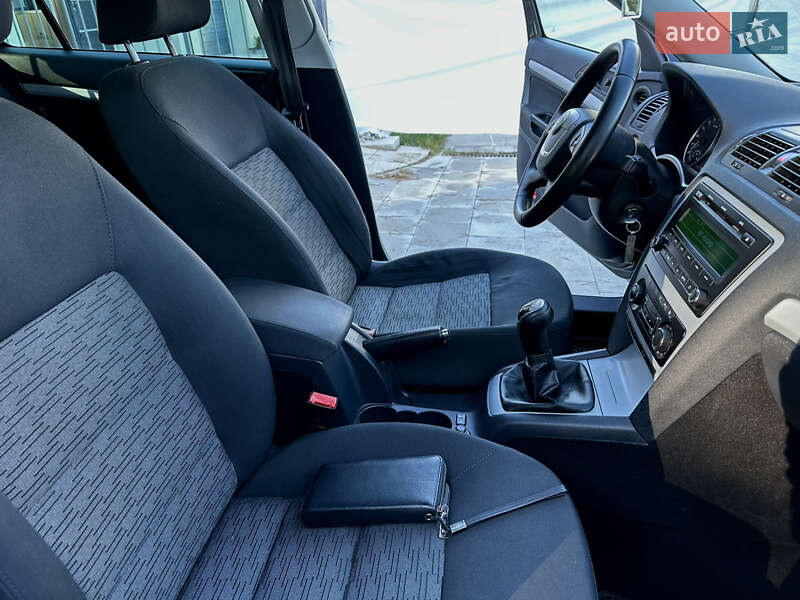 Универсал Skoda Octavia 2011 в Львове фото 33 Универсал Skoda Octavia 2011 в Львове
