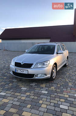 Універсал Skoda Octavia 2012 в Бродах