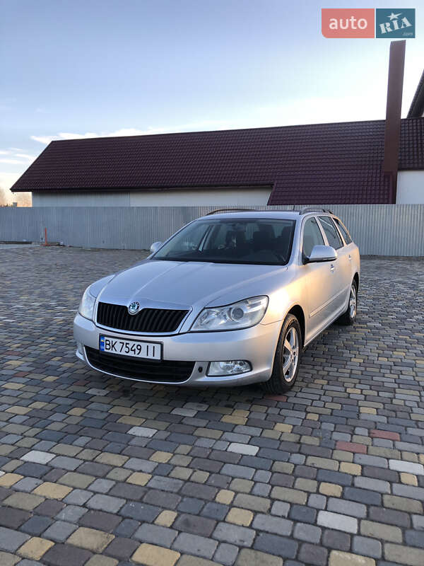 Универсал Skoda Octavia 2012 в Бродах