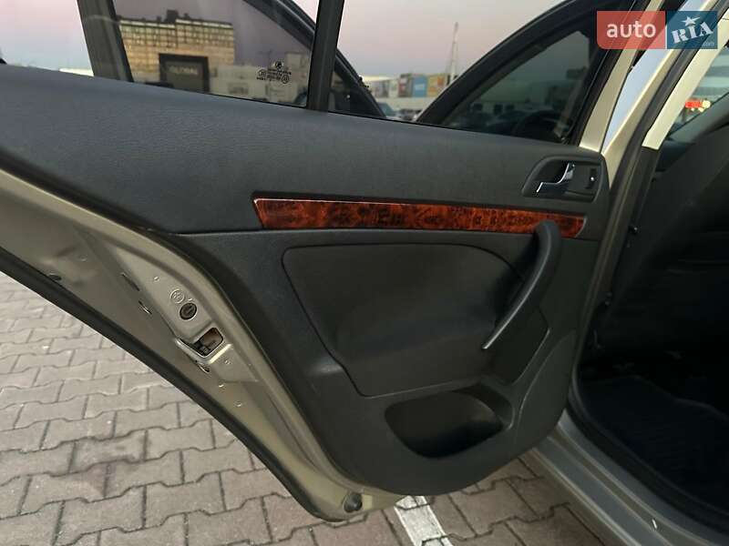 Лифтбек Skoda Octavia 2009 в Житомире