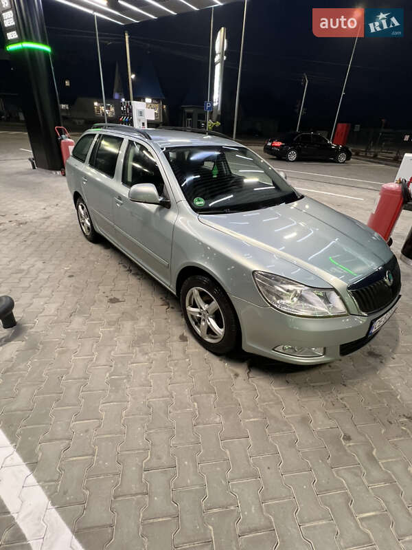 Универсал Skoda Octavia 2011 в Черновцах