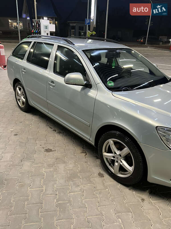 Универсал Skoda Octavia 2011 в Черновцах
