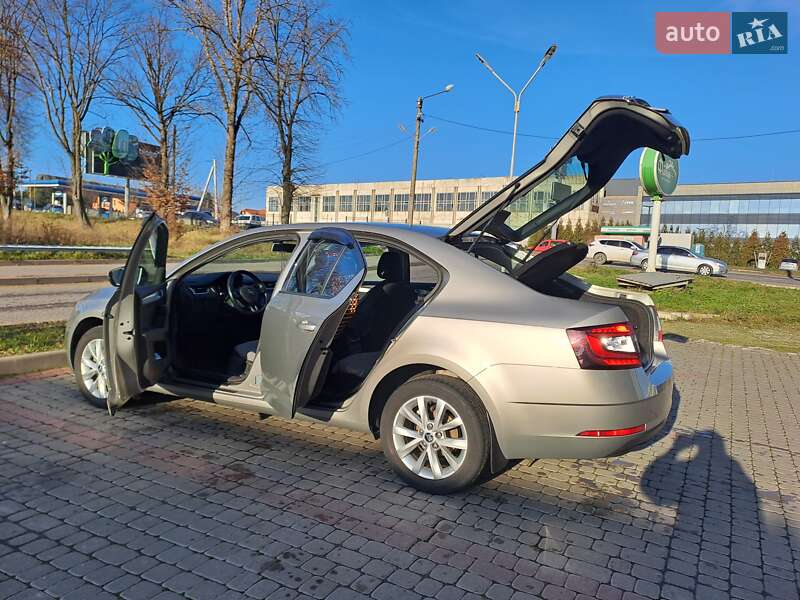 Лифтбек Skoda Octavia 2017 в Ивано-Франковске