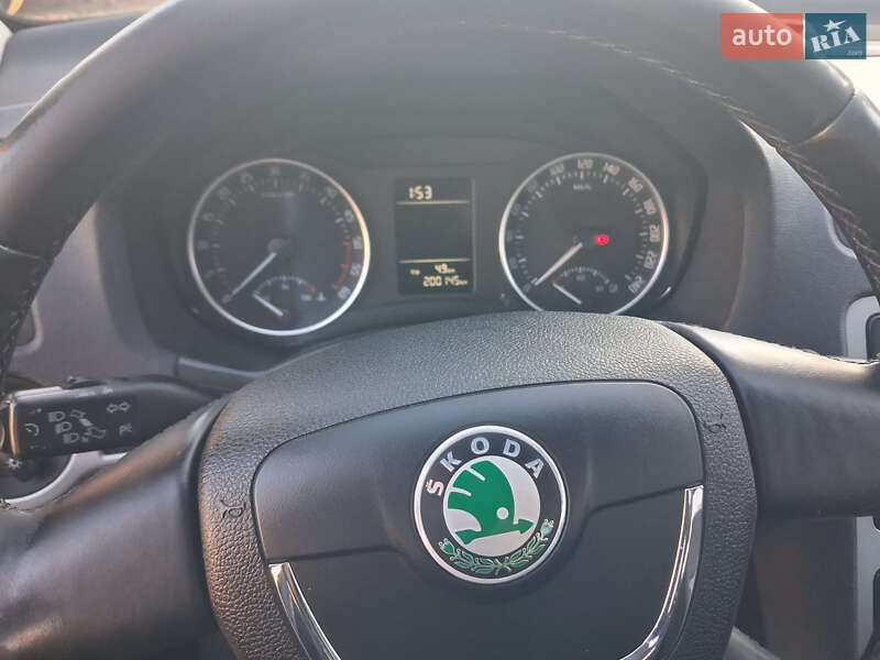 Универсал Skoda Octavia 2012 в Чернигове