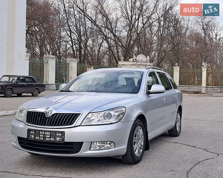 Универсал Skoda Octavia 2010 в Желтых Водах