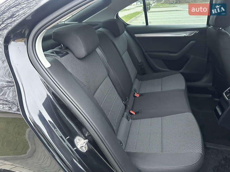 Лифтбек Skoda Octavia 2016 в Хмельницком