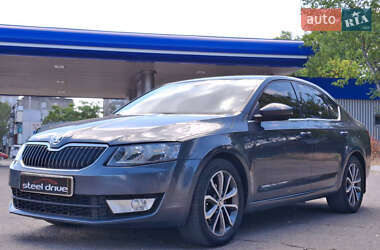 Лифтбек Skoda Octavia 2015 в Николаеве