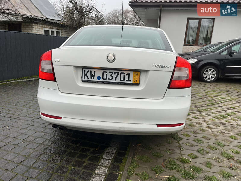 Лифтбек Skoda Octavia 2009 в Звягеле