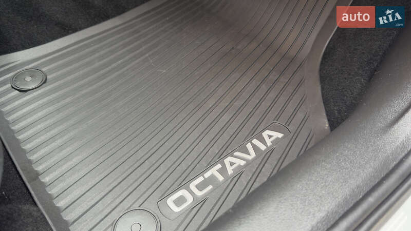 Универсал Skoda Octavia 2018 в Сваляве