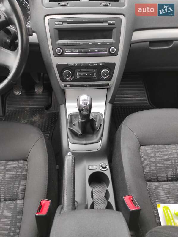 Универсал Skoda Octavia 2010 в Сарнах