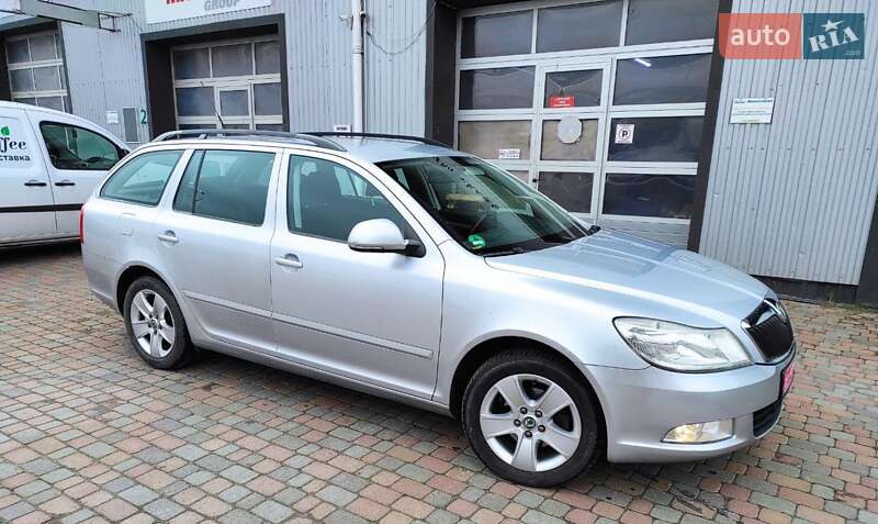 Универсал Skoda Octavia 2010 в Сарнах
