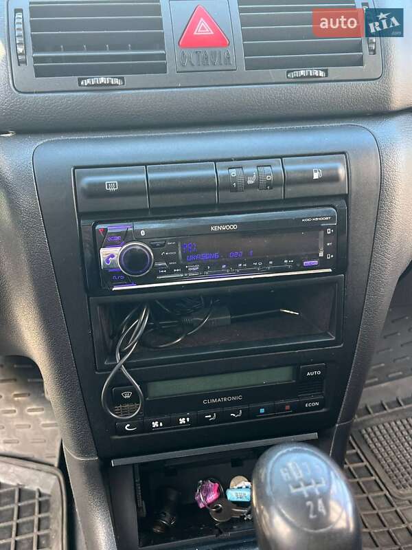 Лифтбек Skoda Octavia 2002 в Чорткове