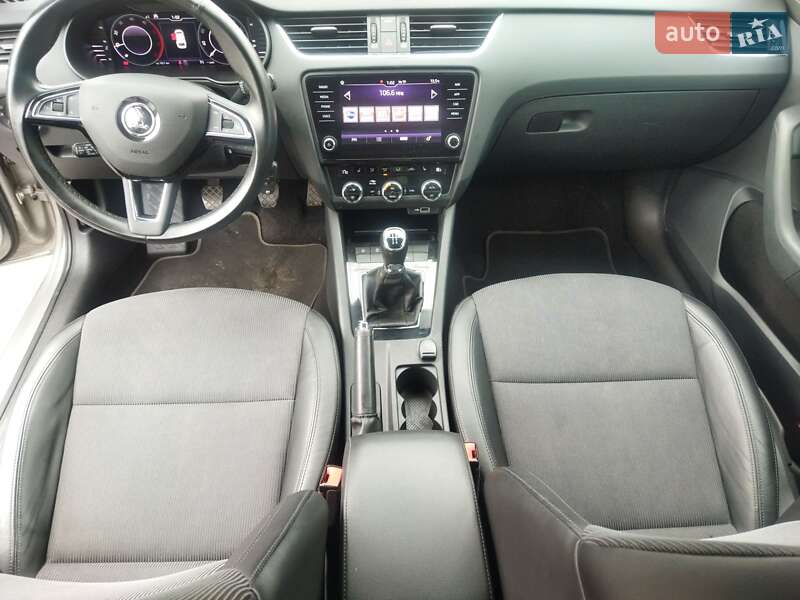 Универсал Skoda Octavia 2019 в Звягеле