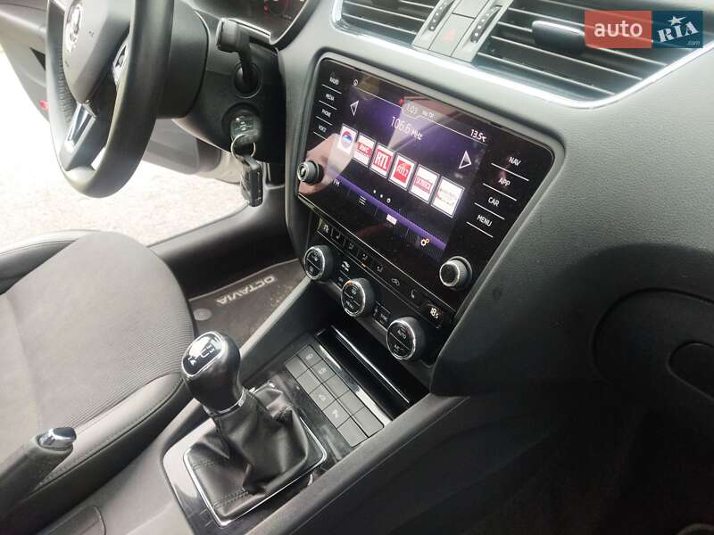 Универсал Skoda Octavia 2019 в Звягеле