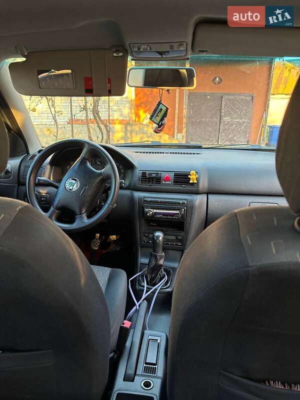 Лифтбек Skoda Octavia 2004 в Виноградове