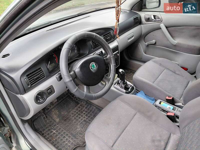 Лифтбек Skoda Octavia 2003 в Гадяче