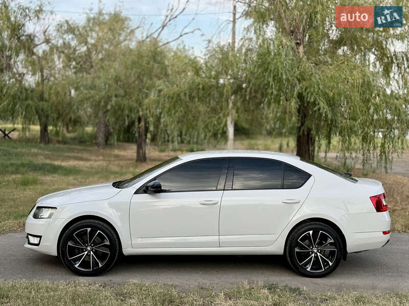 Лифтбек Skoda Octavia 2016 в Николаеве