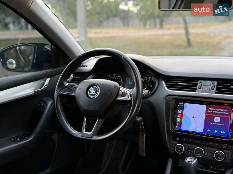 Лифтбек Skoda Octavia 2016 в Николаеве