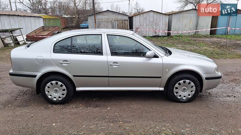 Ліфтбек Skoda Octavia 2006 в Смілі