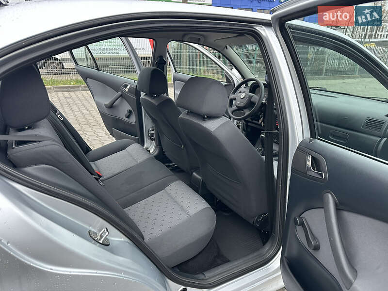 Лифтбек Skoda Octavia 2009 в Виннице