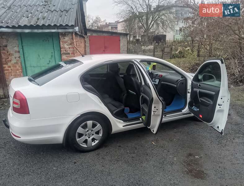 Лифтбек Skoda Octavia 2009 в Житомире