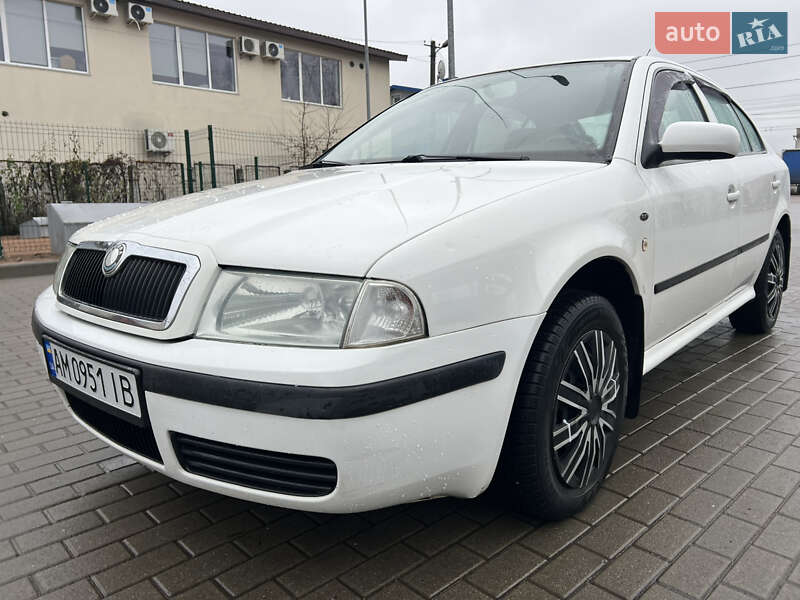 Лифтбек Skoda Octavia 2002 в Житомире