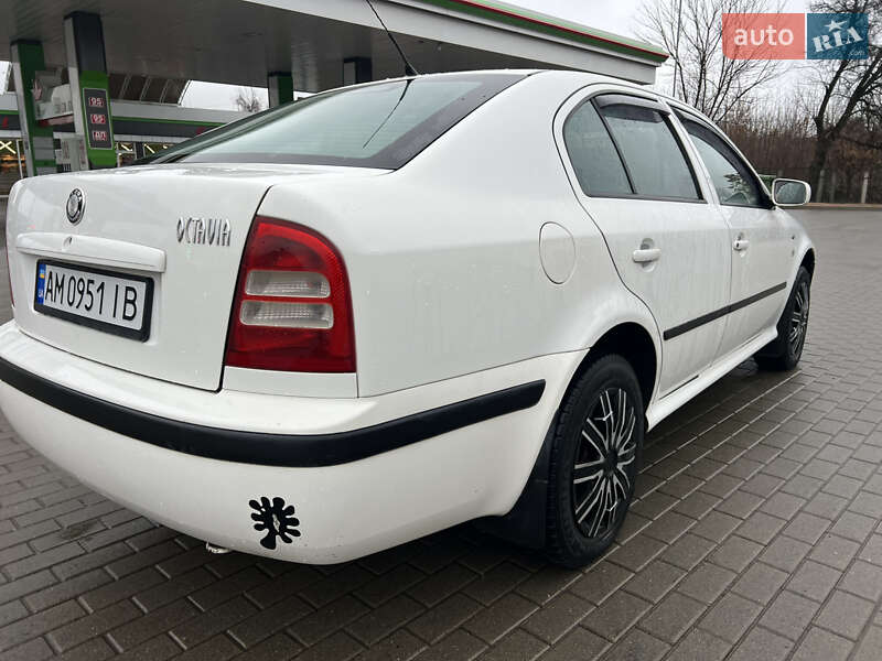 Лифтбек Skoda Octavia 2002 в Житомире