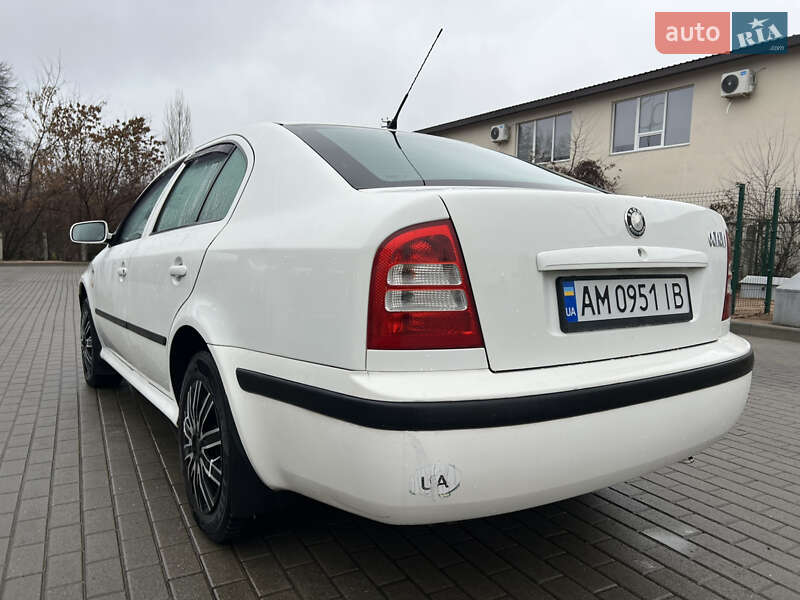 Лифтбек Skoda Octavia 2002 в Житомире
