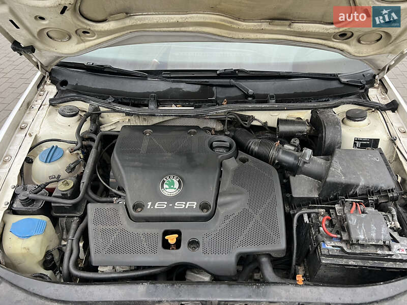 Лифтбек Skoda Octavia 2002 в Житомире