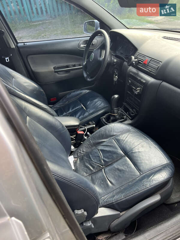 Лифтбек Skoda Octavia 2000 в Ярмолинцах