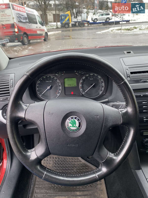 Ліфтбек Skoda Octavia 2008 в Рівному
