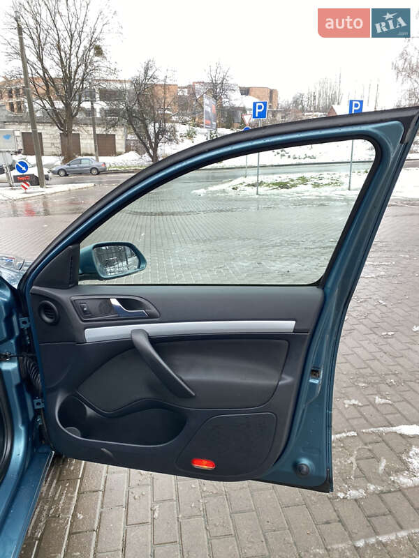 Лифтбек Skoda Octavia 2008 в Ровно