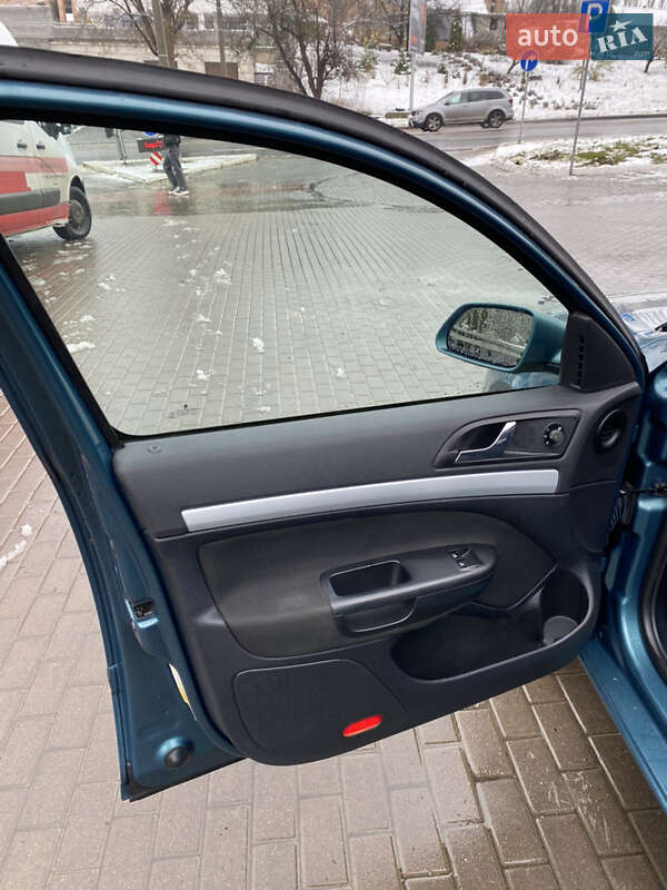 Лифтбек Skoda Octavia 2008 в Ровно